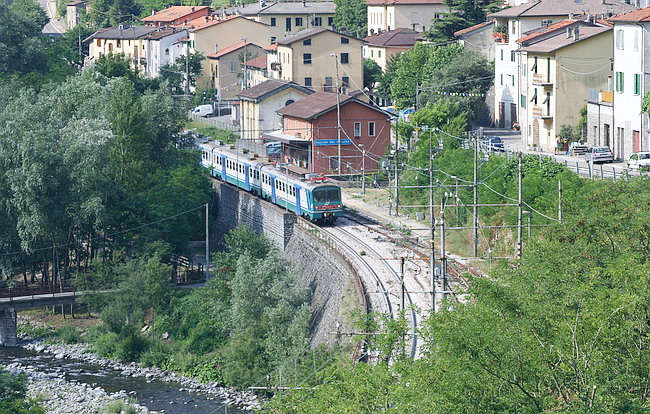  Image name: 05-molino del pallone.jpg 
 width: 650 pixel 
 height: 414 pixel 
 Size: 82378 bytes 
 Click to enlarge 